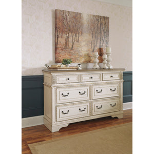 Realyn 7 Drawer Dresser