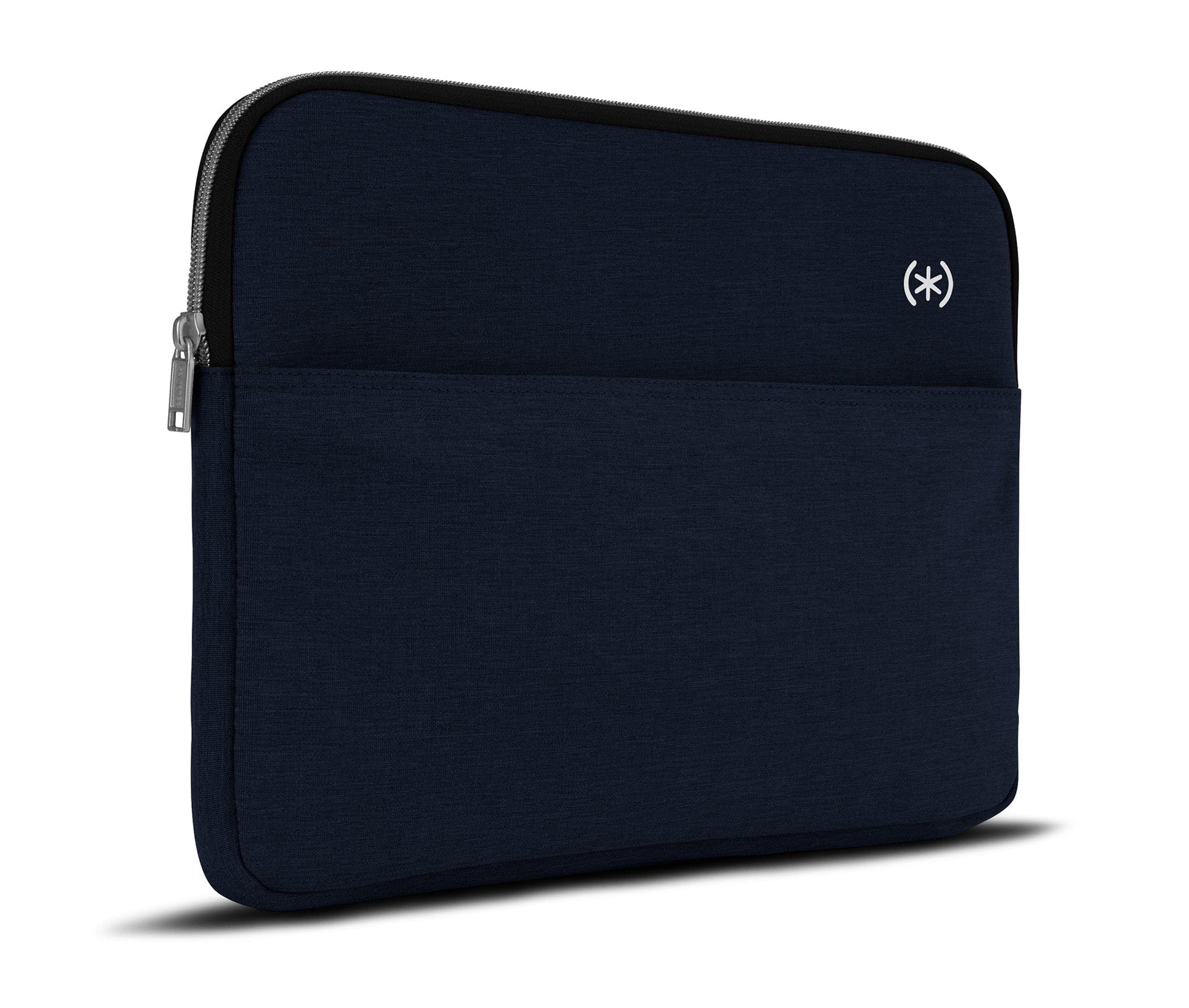 Three quarter view of the front of the sleeve#color_coastal-blue-white